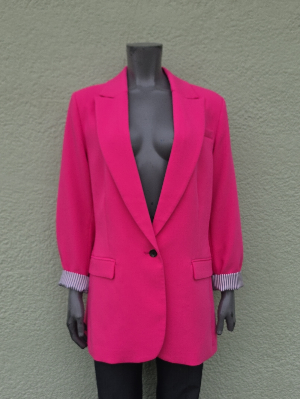 On-34th (Vietnam) Ladies Pink Ultra Soft (1) Button Classic Blazer